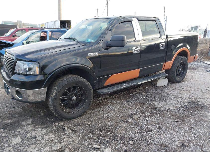 Photo 2 of 2005 Ford F-150 LARIAT/XLT (VIN 1FTPW12515KD35677)