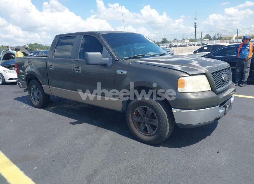 2005 Ford F-150 LARIAT/XLT (VIN 1FTPW12535FA37219) main photo