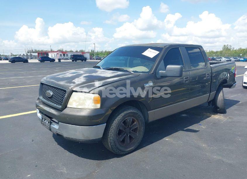 Photo 2 of 2005 Ford F-150 LARIAT/XLT (VIN 1FTPW12535FA37219)