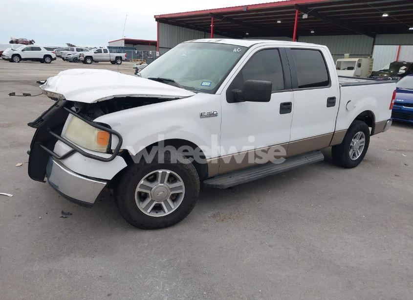 Photo 2 of 2005 Ford F-150 LARIAT/XLT (VIN 1FTPW12535KC74946)