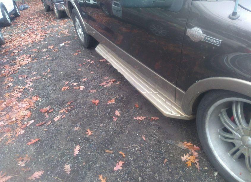 Photo 6 of 2005 Ford F-150 LARIAT/XLT (VIN 1FTPW12535KE97200)