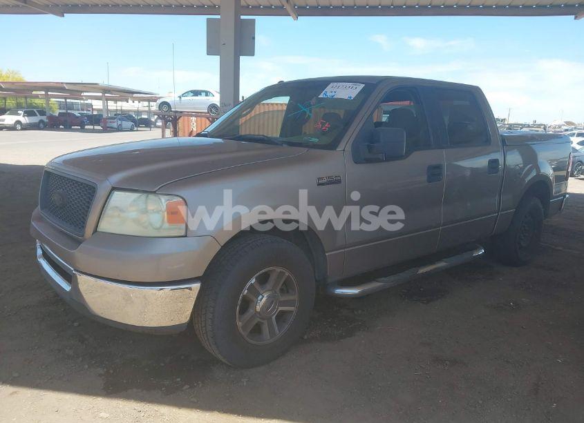 Photo 2 of 2006 Ford F-150 LARIAT/XLT (VIN 1FTPW12536KD74367)
