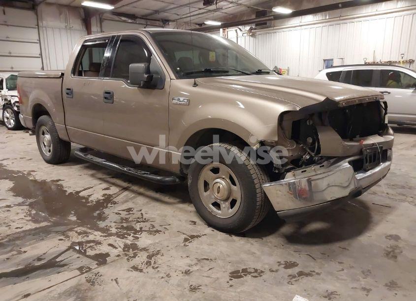 2004 Ford F-150 LARIAT/XLT (VIN 1FTPW12544KC05536) main photo