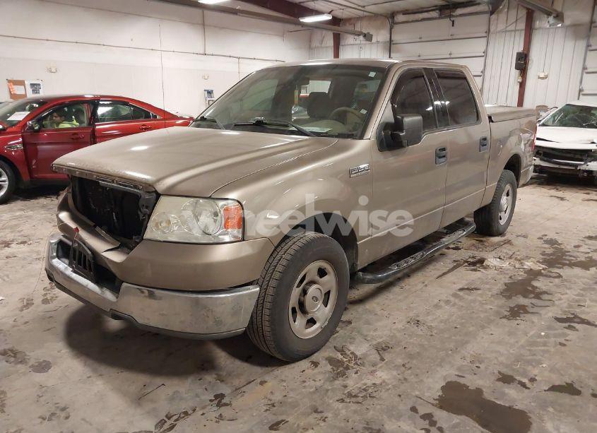 Photo 2 of 2004 Ford F-150 LARIAT/XLT (VIN 1FTPW12544KC05536)