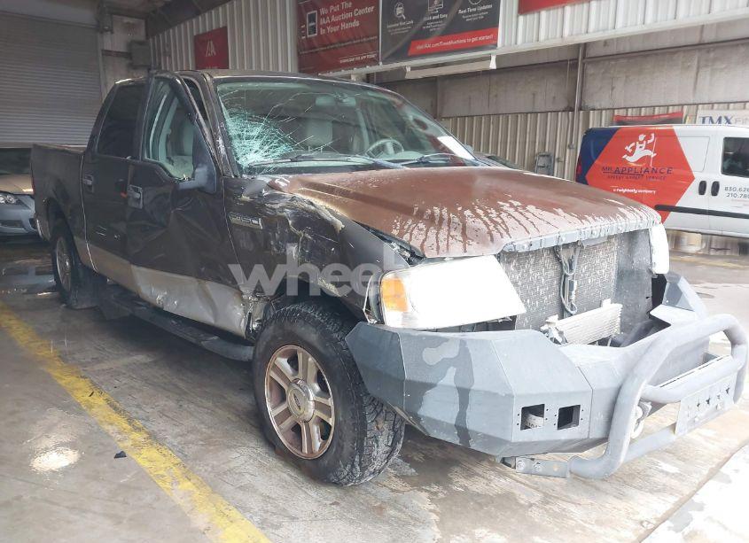 2005 Ford F-150 LARIAT/XLT (VIN 1FTPW12545FA22566) main photo