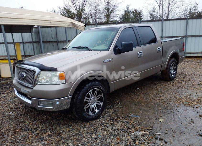 Photo 2 of 2005 Ford F-150 LARIAT/XLT (VIN 1FTPW12545KD04634)