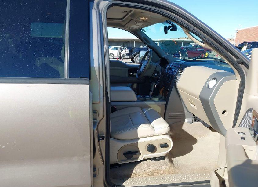 Photo 5 of 2004 Ford F-150 LARIAT/XLT (VIN 1FTPW12554KB29390)