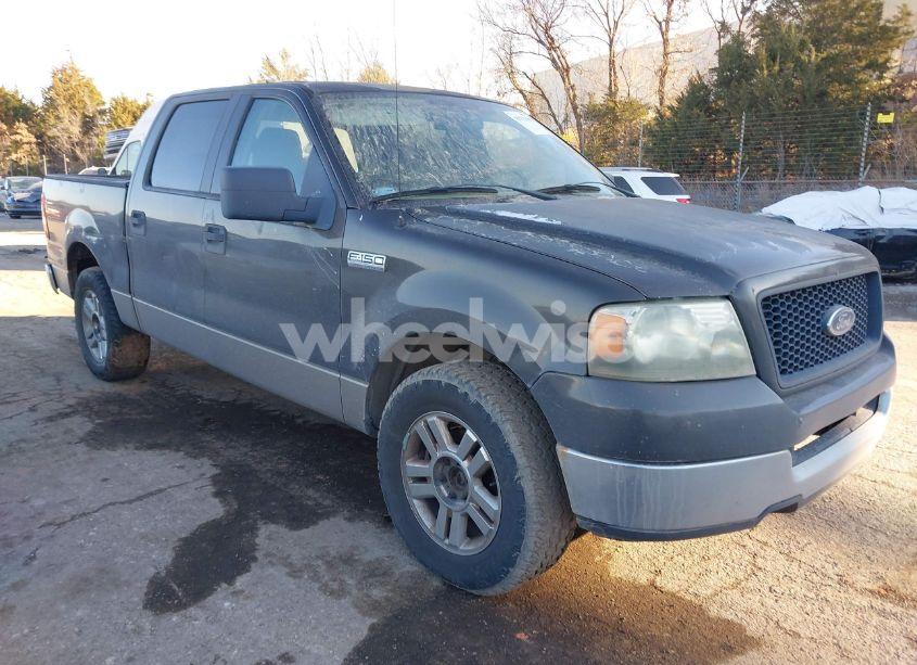 2005 Ford F-150 LARIAT/XLT (VIN 1FTPW12555KC75659) main photo