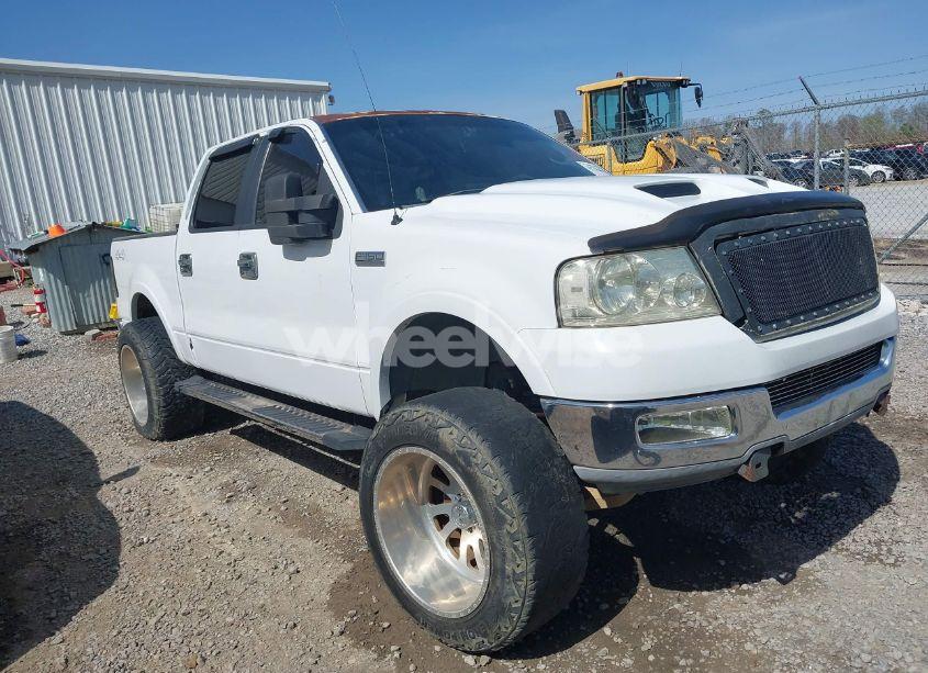 2005 Ford F-150 LARIAT/XLT (VIN 1FTPW12565KC18080) main photo