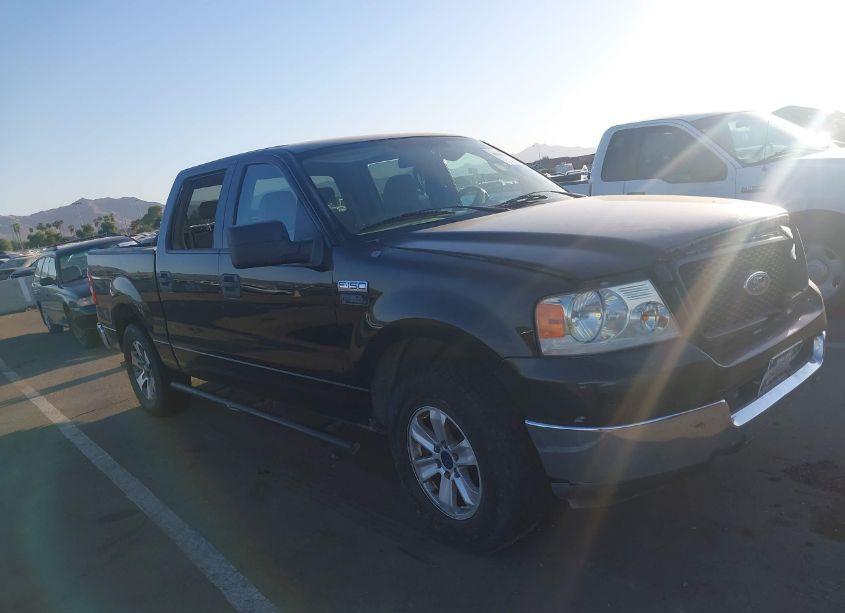 2005 Ford F-150 LARIAT/XLT (VIN 1FTPW12565KC66775) main photo