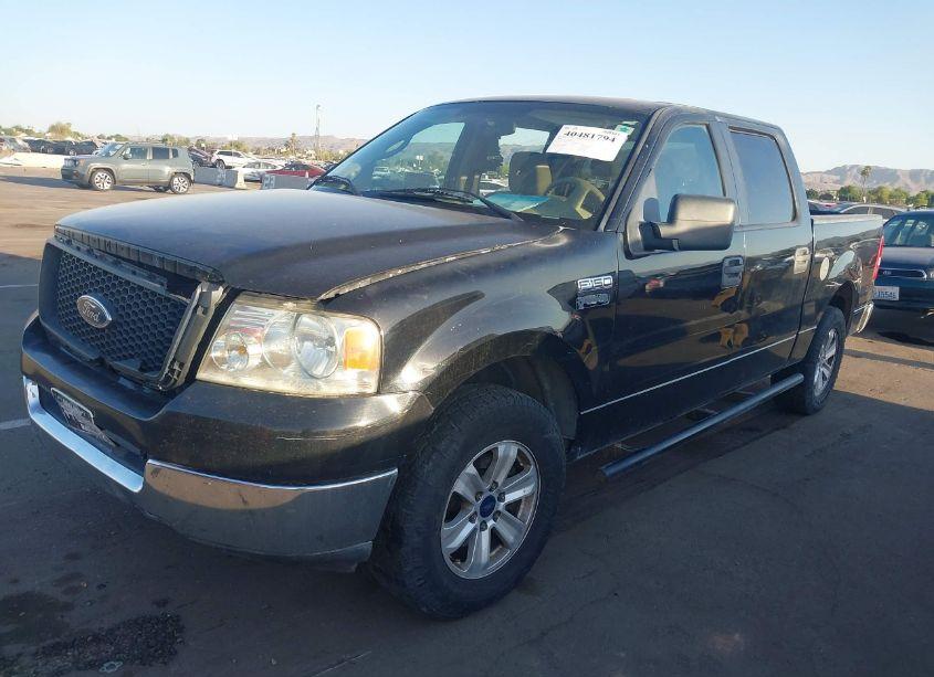 Photo 2 of 2005 Ford F-150 LARIAT/XLT (VIN 1FTPW12565KC66775)