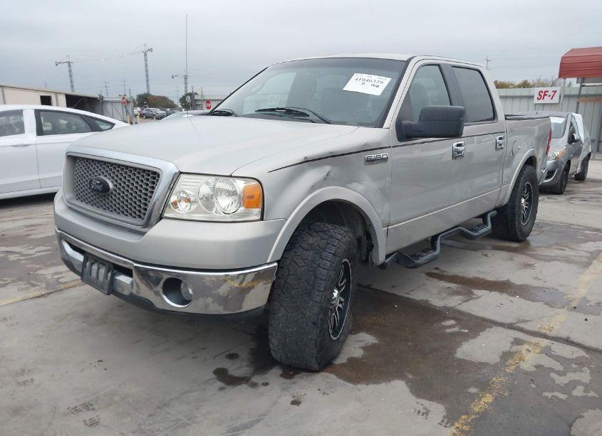 Photo 2 of 2006 Ford F-150 LARIAT/XLT (VIN 1FTPW12566FA08749)