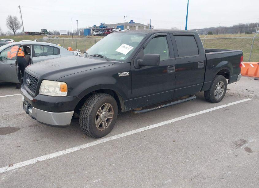 Photo 2 of 2005 Ford F-150 LARIAT/XLT (VIN 1FTPW12575FB05859)