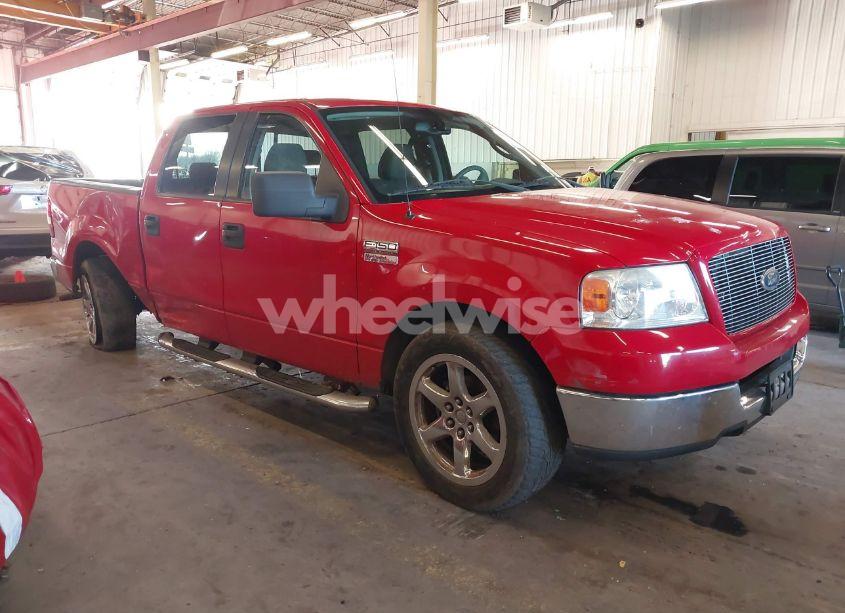 2005 Ford F-150 LARIAT/XLT (VIN 1FTPW125X5FB33882) main photo