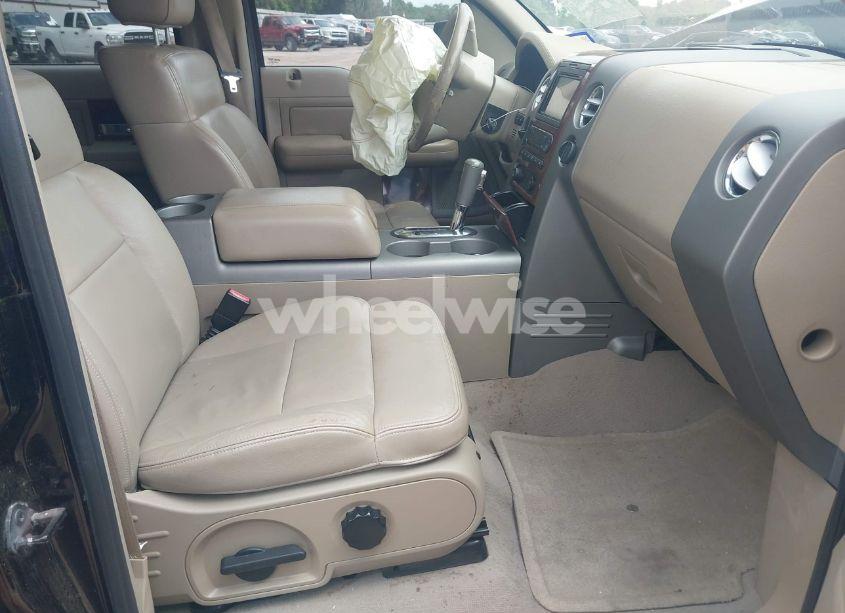 Photo 5 of 2006 Ford F-150 LARIAT/XLT (VIN 1FTPW12V26KE01817)