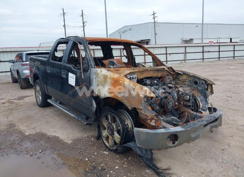 2006 Ford F-150 LARIAT/XLT (VIN 1FTPW12V46KD99956) main photo