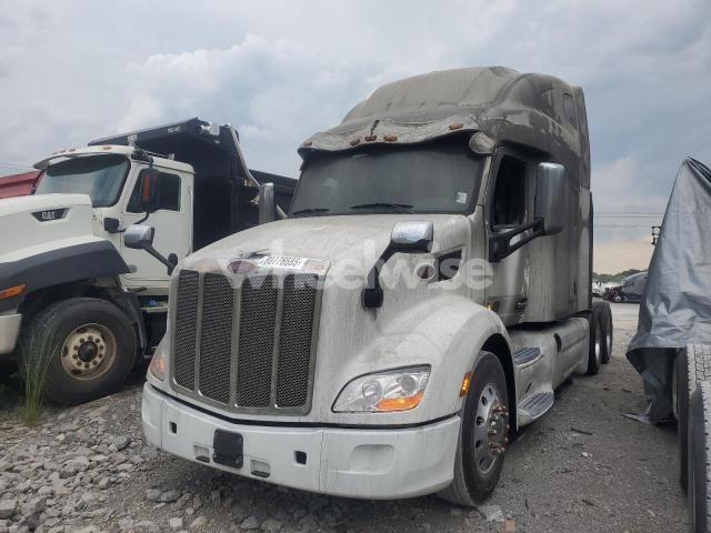 2022 PETERBILT 579 SEMI TRUCK N/A (VIN 1FTPW14555FB22768) main photo