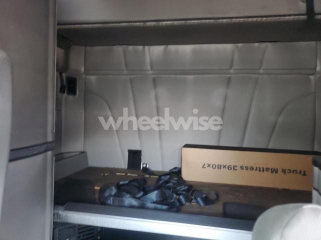 Photo 3 of 2022 PETERBILT 579 SEMI TRUCK N/A (VIN 1FTPW14555FB22768)