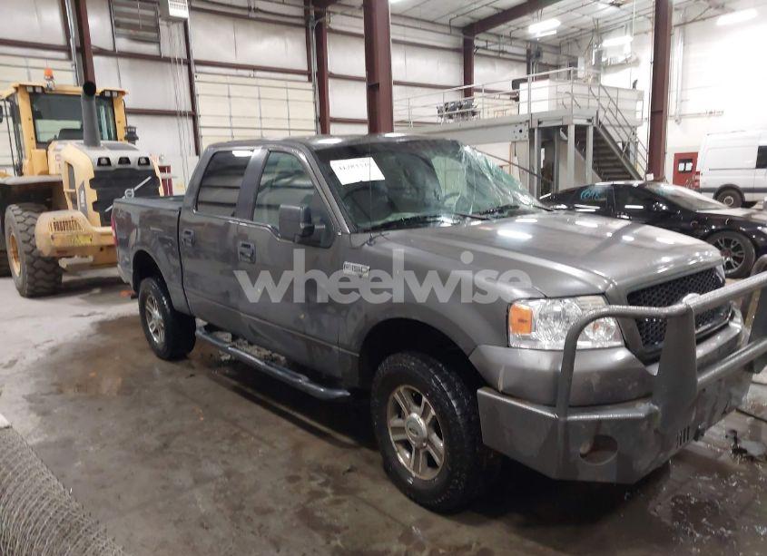 2006 Ford F-150 FX4/LARIAT/XLT (VIN 1FTPW14556FA30724) main photo