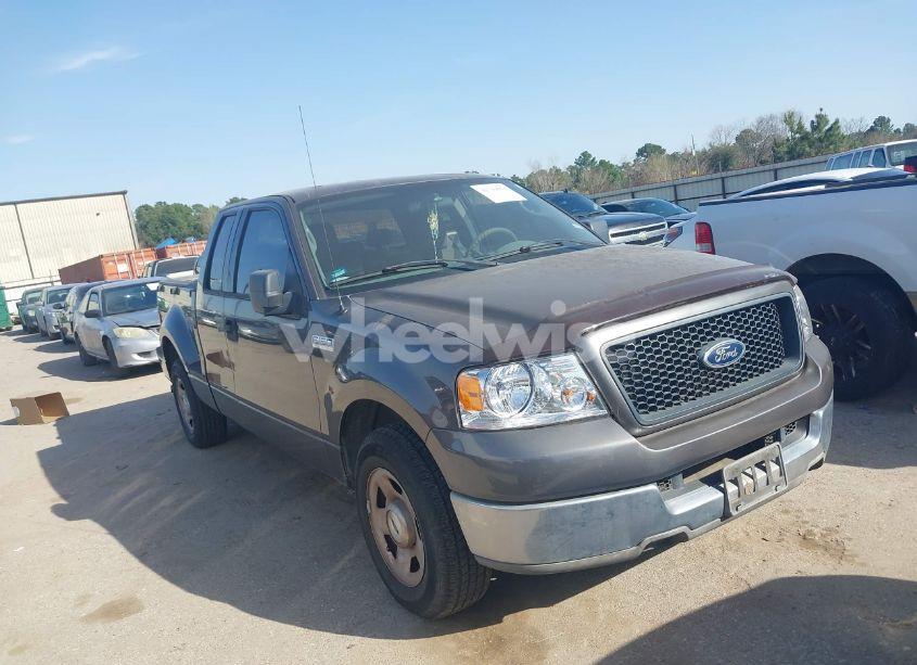2004 Ford F-150 XLT (VIN 1FTPX02564KD75047) main photo