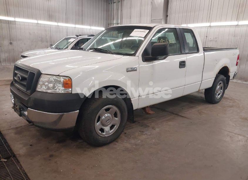 Photo 2 of 2005 Ford F-150 FX4/LARIAT/XL/XLT (VIN 1FTPX14565NA51874)