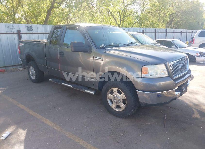 2005 Ford F-150 FX4/LARIAT/XL/XLT (VIN 1FTPX14585NB56142) main photo