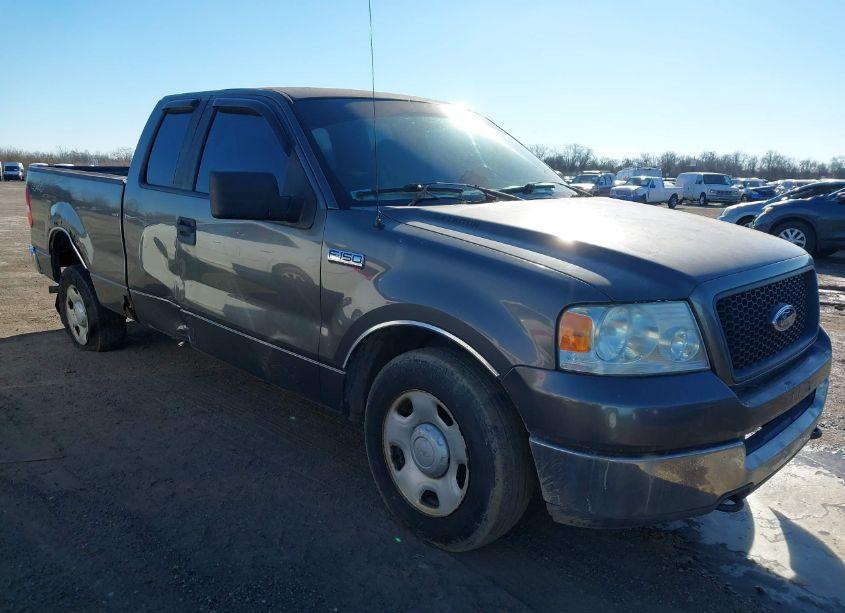 2005 Ford F-150 FX4/LARIAT/XL/XLT (VIN 1FTPX14595FA33296) main photo
