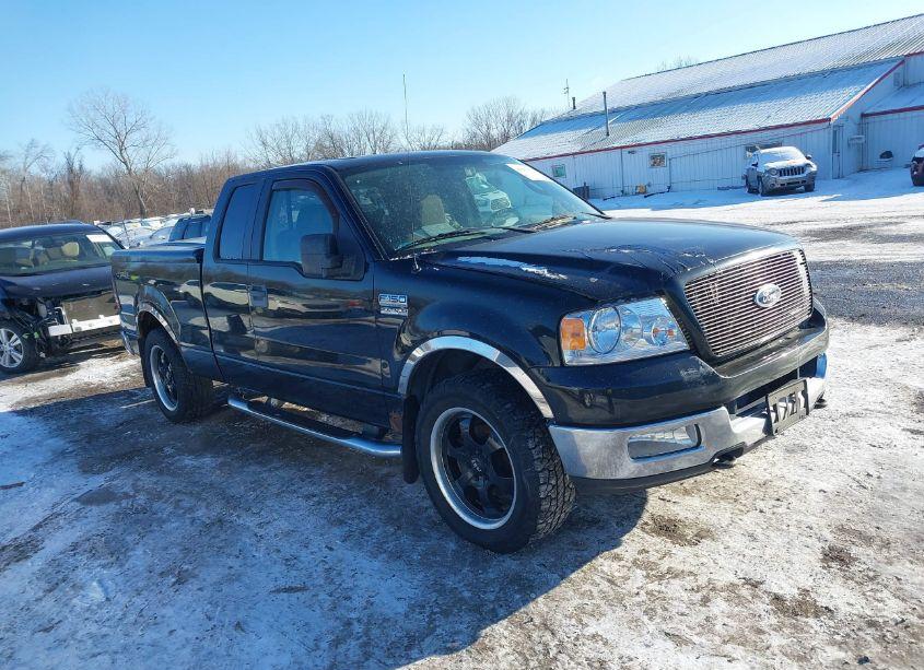 2005 Ford F-150 FX4/LARIAT/XL/XLT (VIN 1FTPX14595FB37870) main photo