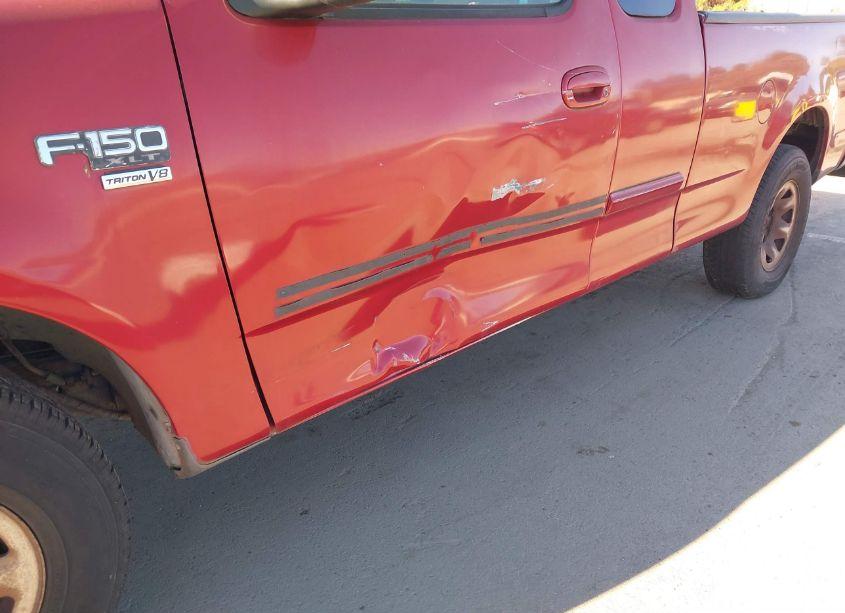 Photo 6 of 2000 Ford F-150 LARIAT/WORK SERIES/XL/XLT (VIN 1FTPX17L9YKA64098)