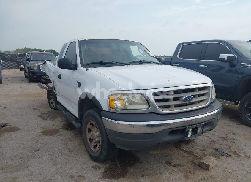 2002 Ford F-150 LARIAT/XL/XLT (VIN 1FTPX18L92NB39015) main photo