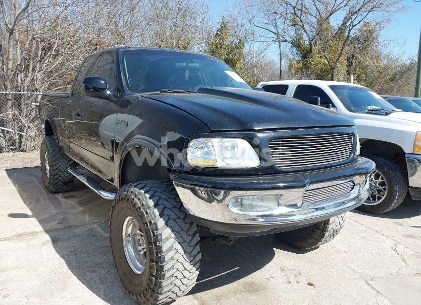 1998 Ford F-250 LARIAT/STANDARD/XL/XLT (VIN 1FTPX28L7WNA79621) main photo