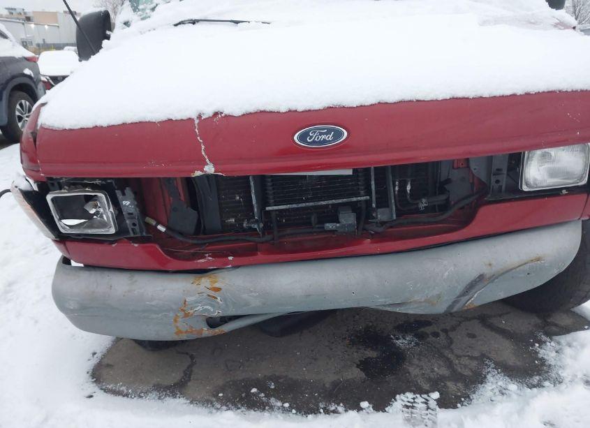 Photo 6 of 2002 Ford E-150 COMMERCIAL/RECREATIONAL (VIN 1FTRE14212HB83777)