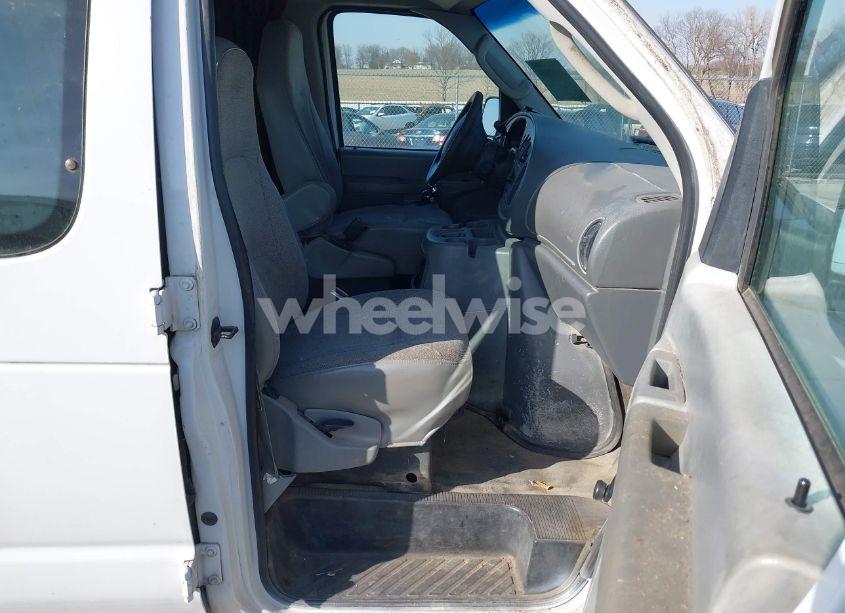 Photo 5 of 2003 Ford E-150 COMMERCIAL (VIN 1FTRE14213HA14635)