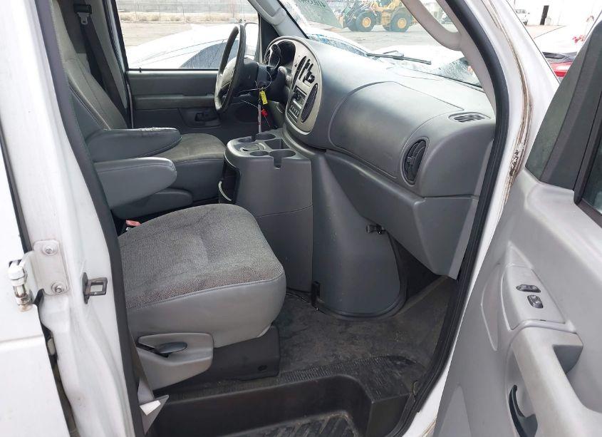 Photo 5 of 2003 Ford E-150 COMMERCIAL (VIN 1FTRE14233HB99500)