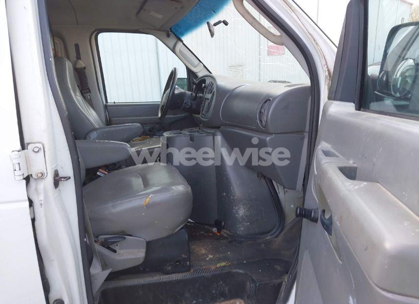 Photo 5 of 2003 Ford E-150 COMMERCIAL (VIN 1FTRE14263HA39384)