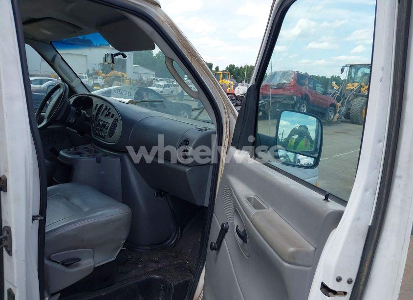 Photo 5 of 2005 Ford E-150 COMMERCIAL/RECREATIONAL (VIN 1FTRE14L65HA87155)