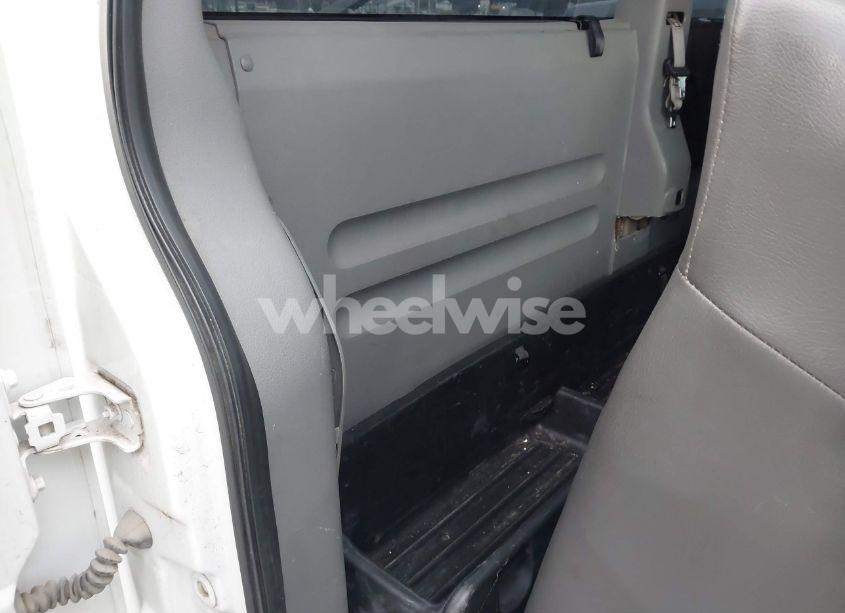 Photo 8 of 2005 Ford F-150 STX/XLT (VIN 1FTRF02275KC36225)