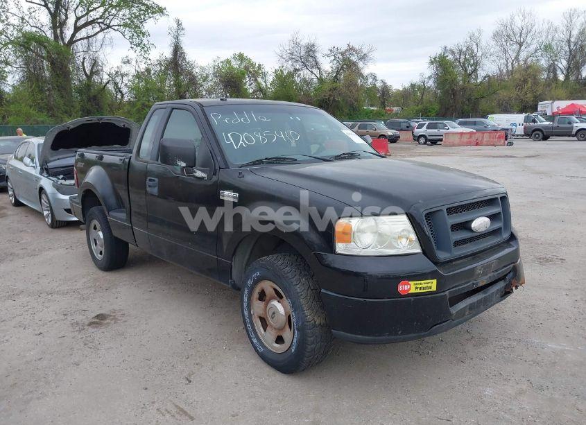 2006 Ford F-150 STX/XLT (VIN 1FTRF02286KB61326) main photo