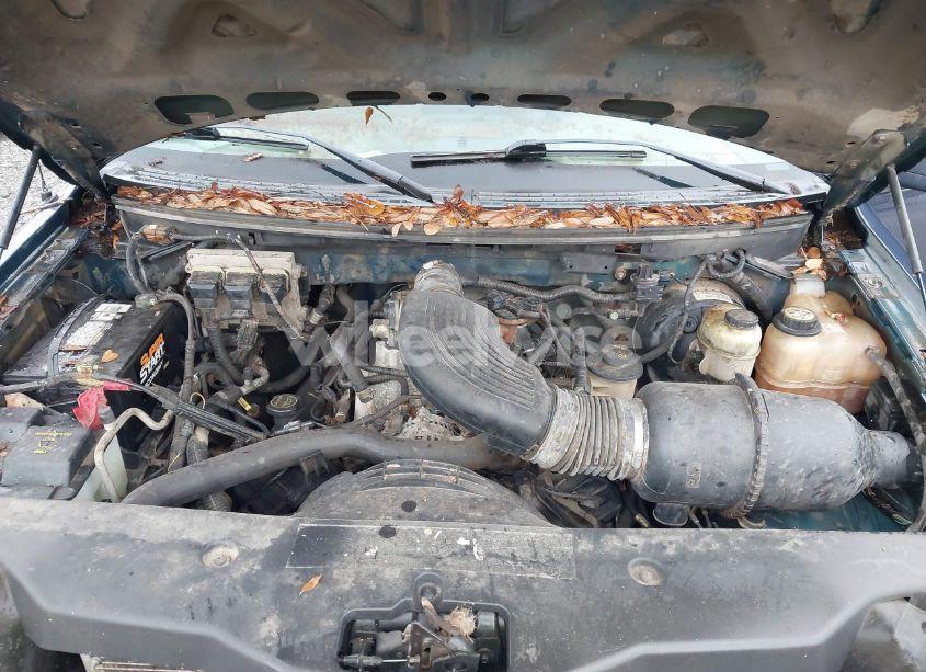 Photo 10 of 2005 Ford F-150 STX/XLT (VIN 1FTRF02W25KE27828)