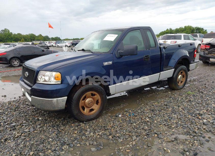 Photo 2 of 2005 Ford F-150 STX/XLT (VIN 1FTRF02W25KE27828)