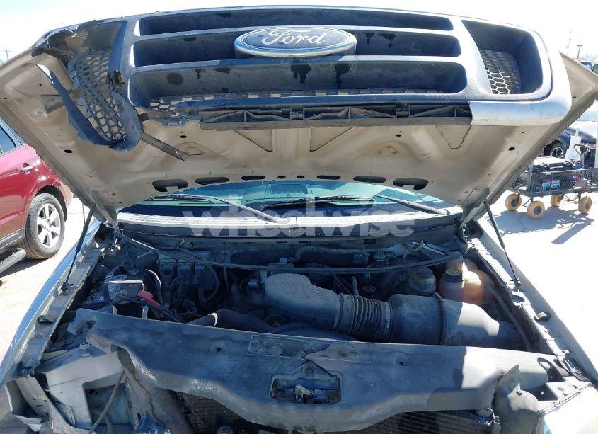 Photo 10 of 2004 Ford F-150 STX/XLT (VIN 1FTRF02W64KC06442)