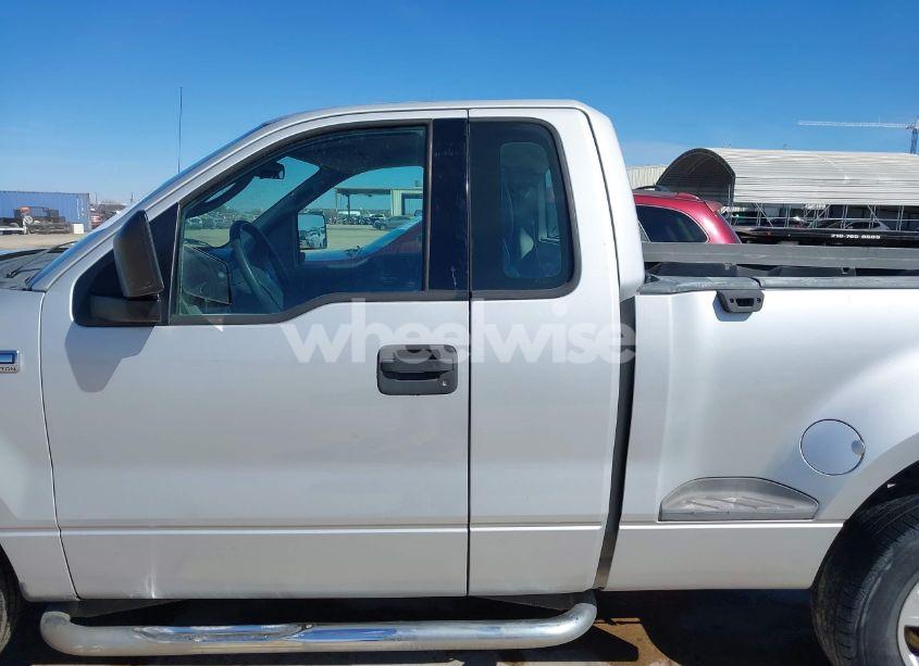 Photo 15 of 2004 Ford F-150 STX/XLT (VIN 1FTRF02W64KC06442)