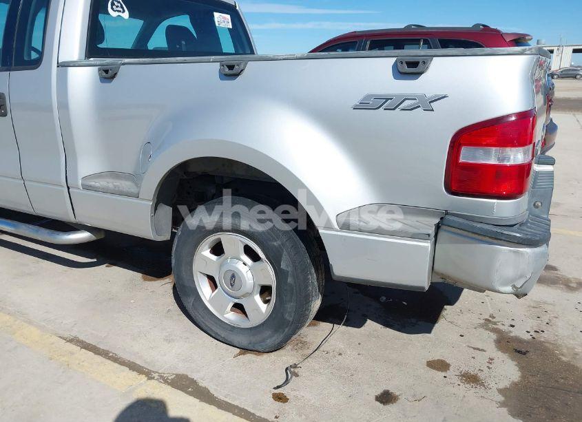 Photo 19 of 2004 Ford F-150 STX/XLT (VIN 1FTRF02W64KC06442)