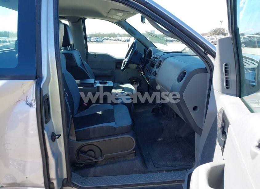 Photo 5 of 2004 Ford F-150 STX/XLT (VIN 1FTRF02W64KC06442)