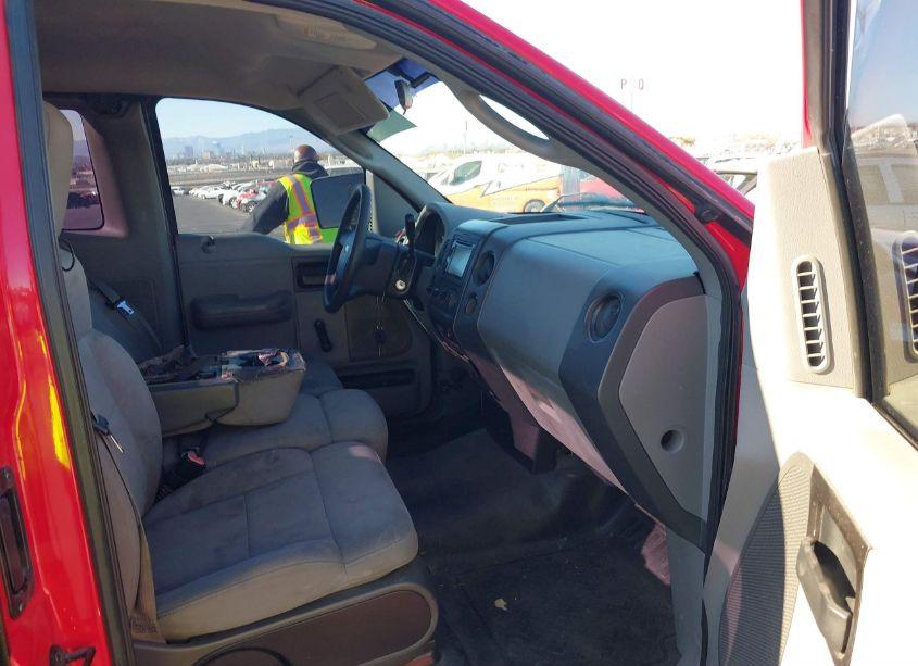 Photo 5 of 2005 Ford F-150 STX/XLT (VIN 1FTRF02W95KD36734)