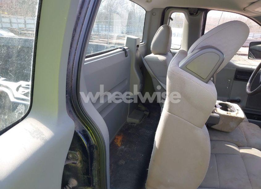 Photo 8 of 2005 Ford F-150 STX/XLT (VIN 1FTRF04W25KD56854)