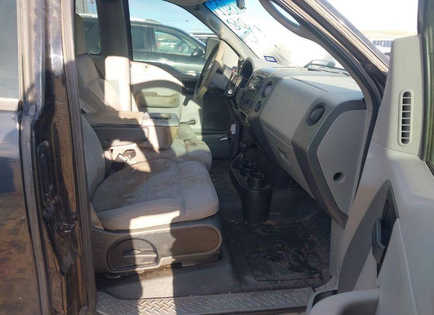 Photo 5 of 2005 Ford F-150 STX/XLT (VIN 1FTRF04W85KC53969)