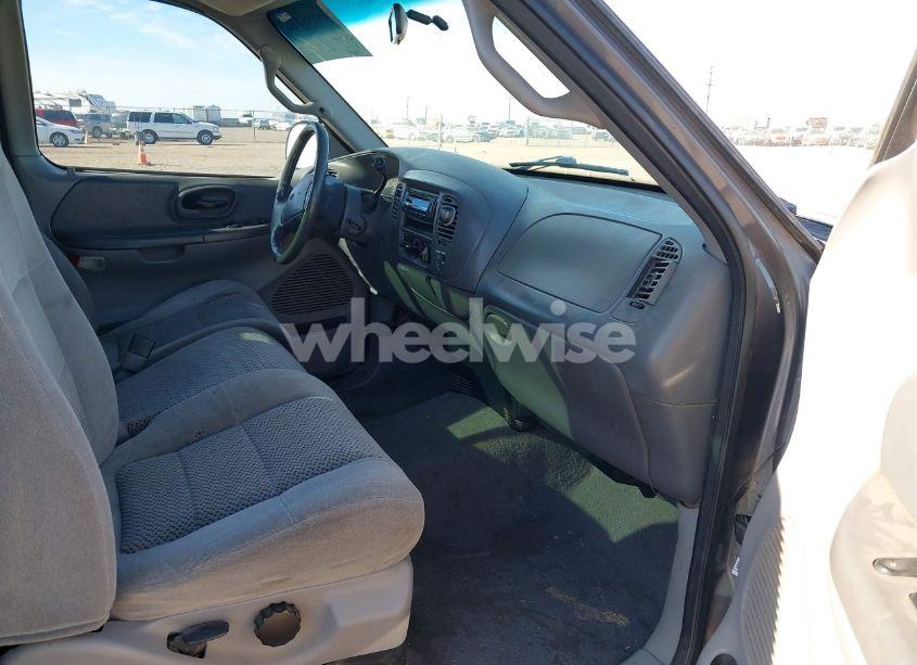 Photo 5 of 2002 Ford F-150 XL/XLT (VIN 1FTRF07272KB83272)