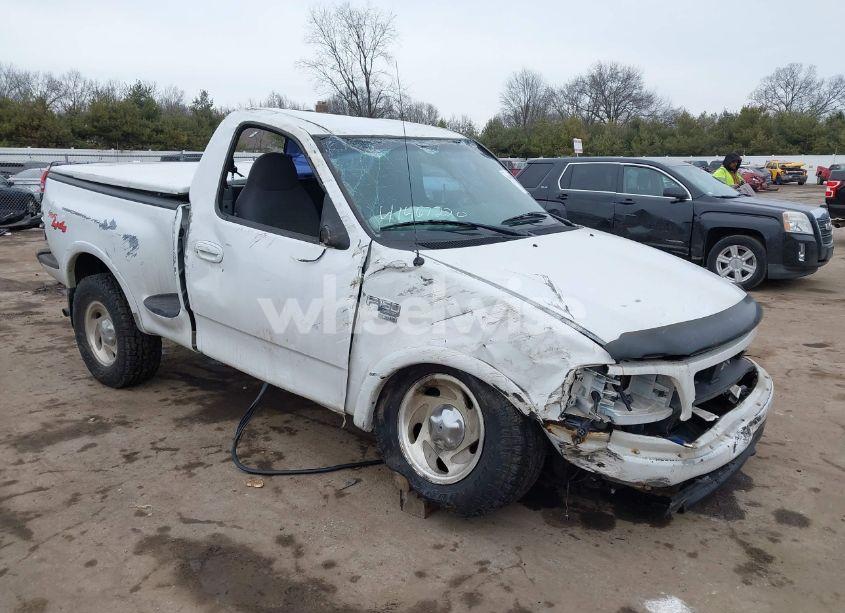 2000 Ford F-150 XL/XLT (VIN 1FTRF08L9YKA00860) main photo