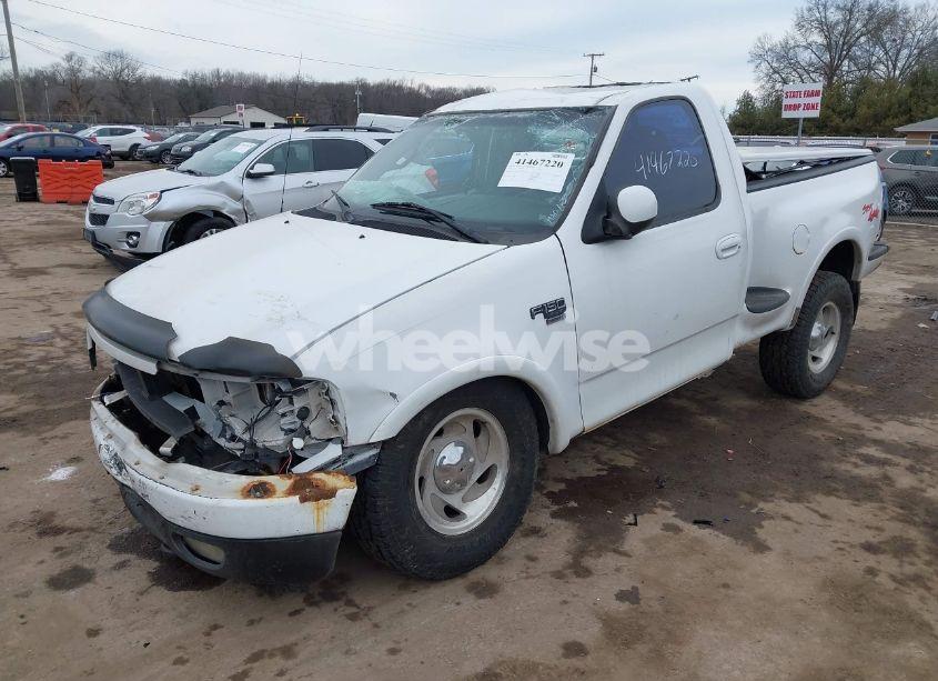 Photo 2 of 2000 Ford F-150 XL/XLT (VIN 1FTRF08L9YKA00860)